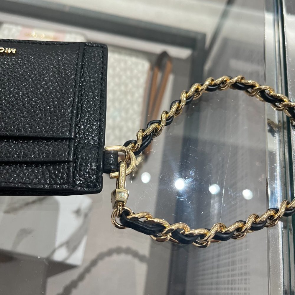 Small Pebbled Leather Chain Card Case - Picture 7 of 8